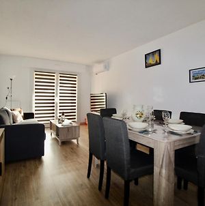 Appartement Logement Renove Avec Mobilier 2023 à Avignon Exterior photo