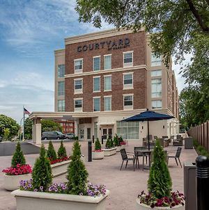 Courtyard By Marriott Rochester Downtown Exterior photo