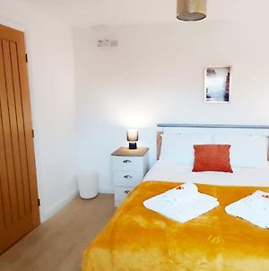 Modern, Well Located En-Suite Rooms With Parking And All Facilities Cambridge  Exterior photo