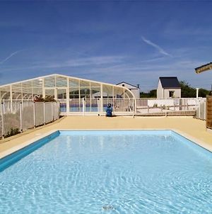 Beautiful Home In Grandcamp-Maisy With Outdoor Swimming Pool, Wifi And Heated Swimming Pool Exterior photo