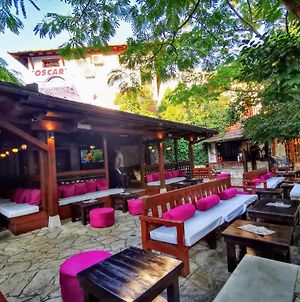Hôtel Pansion Oscar Summer Garden à Mostar Exterior photo