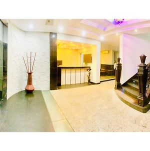 Oakspring Hotel & Luxury Suites Lagos Exterior photo