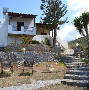 Villa Karmilos - A Family Villa Near The Cretan Sea And The Mountains Sissi Exterior photo