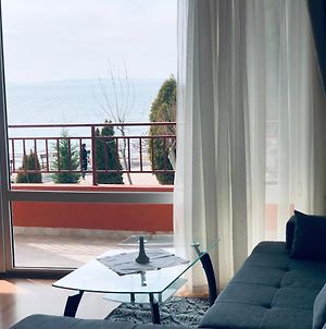 Beautiful Apartment Right By The Sea, Sveti Vlas Exterior photo