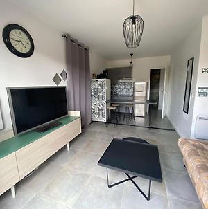 Appartement Studio avec extérieur ombragé à Saint-Marcel-lès-Valence Exterior photo