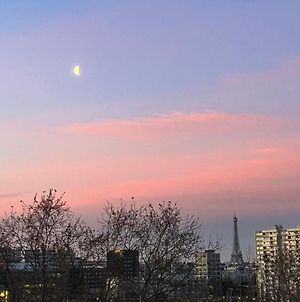 Appartement Luminous Love Nest With A View Of The Eiffel Tower à Clichy Exterior photo