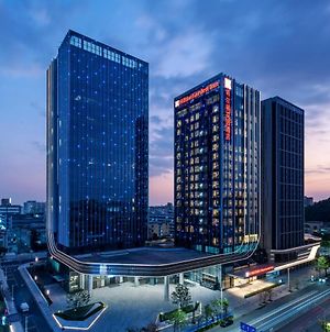 Hilton Garden Inn Shenzhen Baoan Huaide Exterior photo