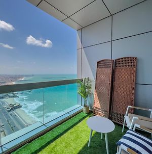 45 Floor Beachfront Apartment Incredible Sea Views Ajman Exterior photo