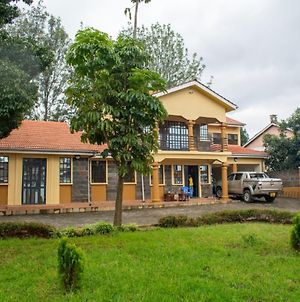 5 Bedroom Villa Nakuru Exterior photo