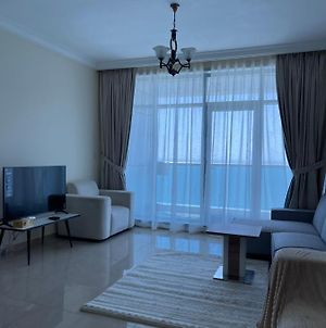 Appartement Lovely 2 Bhk Just 2 Min From The Beach à Ajman Exterior photo