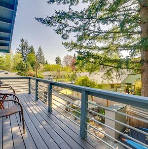 Bellevue Vacation Rental With Balcony Near Lake! Exterior photo