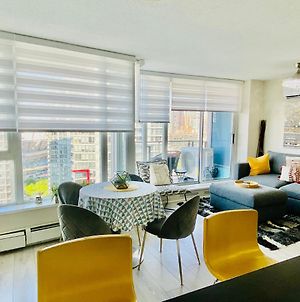 Beautiful Bright Condo 2 Bedroom And 2 Bath In Dt Vancouver With Ac Sauna Pool Hot Tub And Small Balcony With Amazing Water-View Sleep 6 Guests Exterior photo