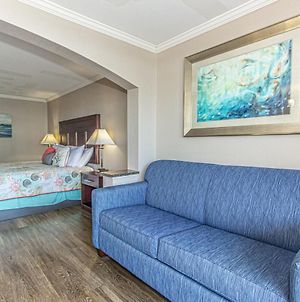 Ocean View King Suite With Modern Decor And Accents - Caravelle Resort 605 Sleeps 4 Guests Myrtle Beach Exterior photo