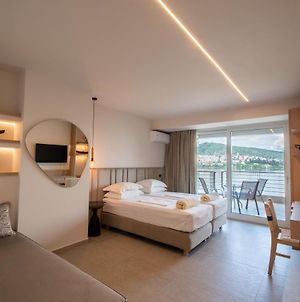 Paralimnio Suites Kastoria Exterior photo
