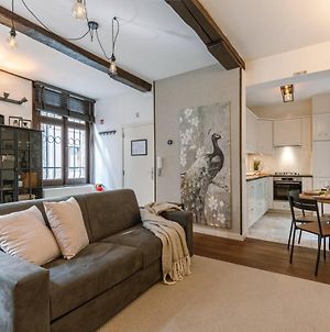 Authentic Apartment In The Heart Of Anvers Exterior photo
