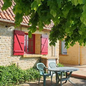 Villa En Haut De La Colline, Les Volets Rouges à Montignac-Lascaux Exterior photo