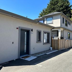 Luxury House 3B+3B Privat Entrance In Vancouver Kerrisdale Exterior photo