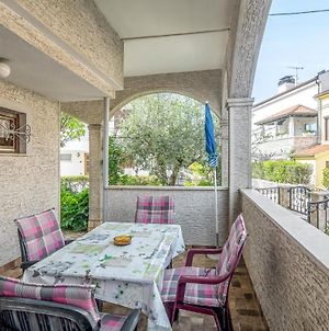 Amazing Apartment In Porec With Wifi And 2 Bedrooms Exterior photo
