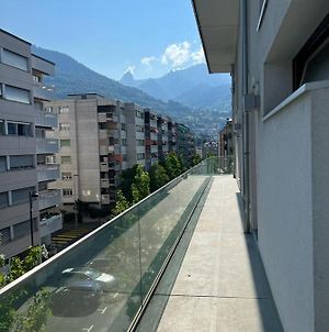 Furnished 4 Bedroom Duplex Apt 10 Mins Walking Distance To Montreux Jazz Festival Exterior photo