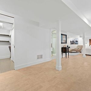 Spacious & Fully Equipped - Private Studio Apartment - Lower Level Burlington Exterior photo