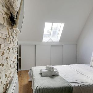 Appartement Delightful Studio With In Luxe District à Paris Exterior photo