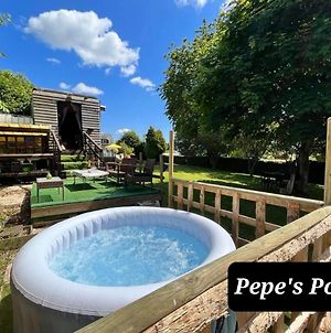 Pepe'S Naturist Pod For 2 People Pays De La Loire Colombiers-du-Plessis Exterior photo