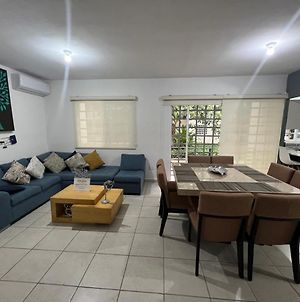 Appartement Alojamiento By 10 Pax In Playa Del Carmen P1 Exterior photo
