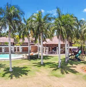 Luxurious 8-Br Villa With Ocean View, Jacuzzi, Home Cinema And Resort Access In Casa De Campo La Romana Exterior photo