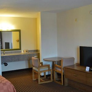 Scottish Inn&Suites - Eau Claire Room photo