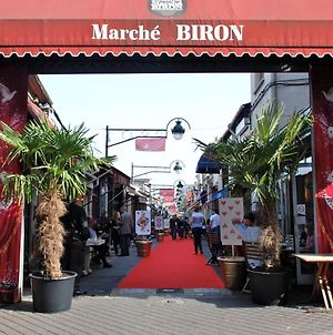 Biron Deluxe Studio Flea Market Of Paris, Porte De Montmartre Saint-Ouen  Exterior photo