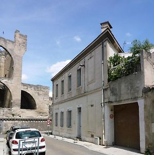 Appartement Avignon Centre Intra Muros Avec Cour Exterieure Et Parking Prives Exterior photo
