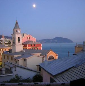 Appartement Mansarda Sul Mare - La Contessa Di Caprafico à Gênes Exterior photo