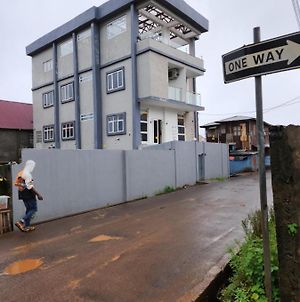 Rooftop Villa Freetown Exterior photo