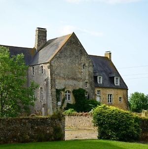 Le Chateau De Neuilly La Foret Isigny-sur-Mer Exterior photo