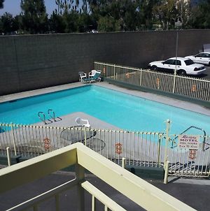 Riviera Motel Anaheim Room photo