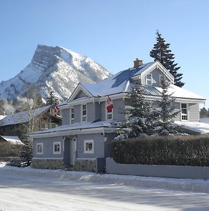 Three Peaks Banff Exterior photo