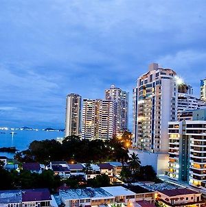 Ocean View Suites Panama  Exterior photo