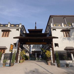 Inlay Palace Hotel Nyaung Shwe Exterior photo