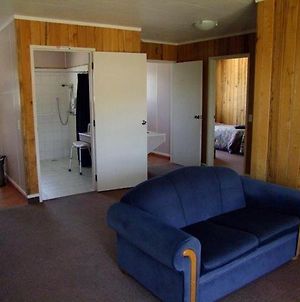 Alma Motel Whanganui Room photo