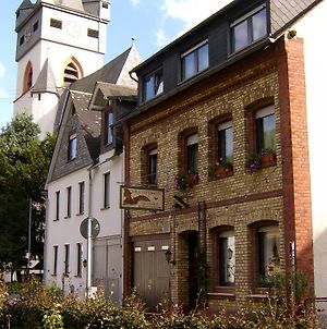 Hôtel Zur Fledermaus à Bacharach Exterior photo