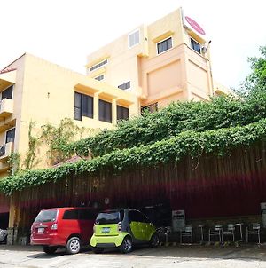 The Mayflower Inn Cebu Exterior photo
