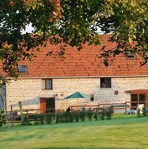 Rustic And Spacious Converted Barn Isigny-le-Buat Exterior photo