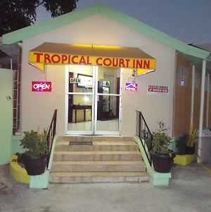 Tropical Court Inn Kingston Exterior photo