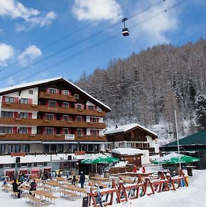 Hotel The Larix Ski-In Ski-Out Saas Fee Exterior photo