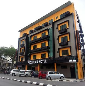 Padungan Hotel Kuching Exterior photo