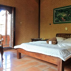 Bed and Breakfast Bella House Monkey Forest à Ubud Exterior photo