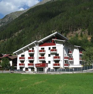 Hotel Garni Bergheim Sölden Exterior photo
