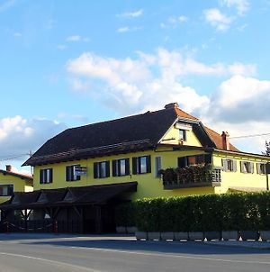 Appartement Prenocisca Kralj à Komenda Exterior photo