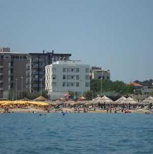Hotel Mare Pesaro Exterior photo