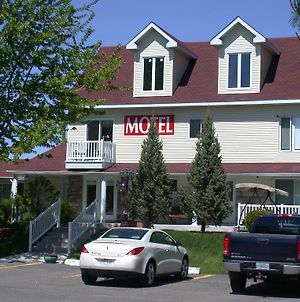 Motel Derfal Repentigny Exterior photo